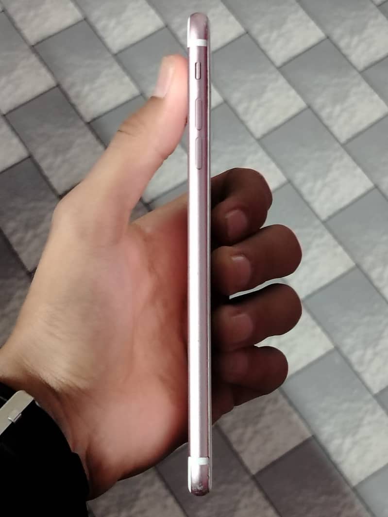 Apple iPhone 7 Plus 3
