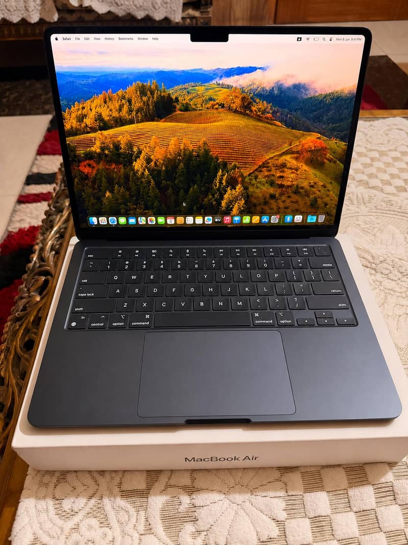 MacBook M3 0