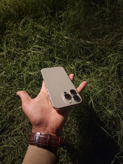 Apple iPhone 16 Pro 10/10 with box  128GB