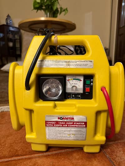 Roadster 12V 10Ah Jump starter with 250 PSI Air compressor