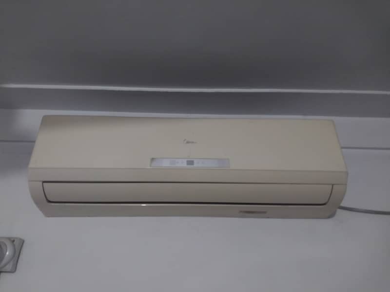 Media split Ac 1