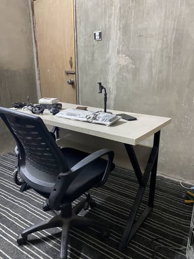 Office table and chair 10/9