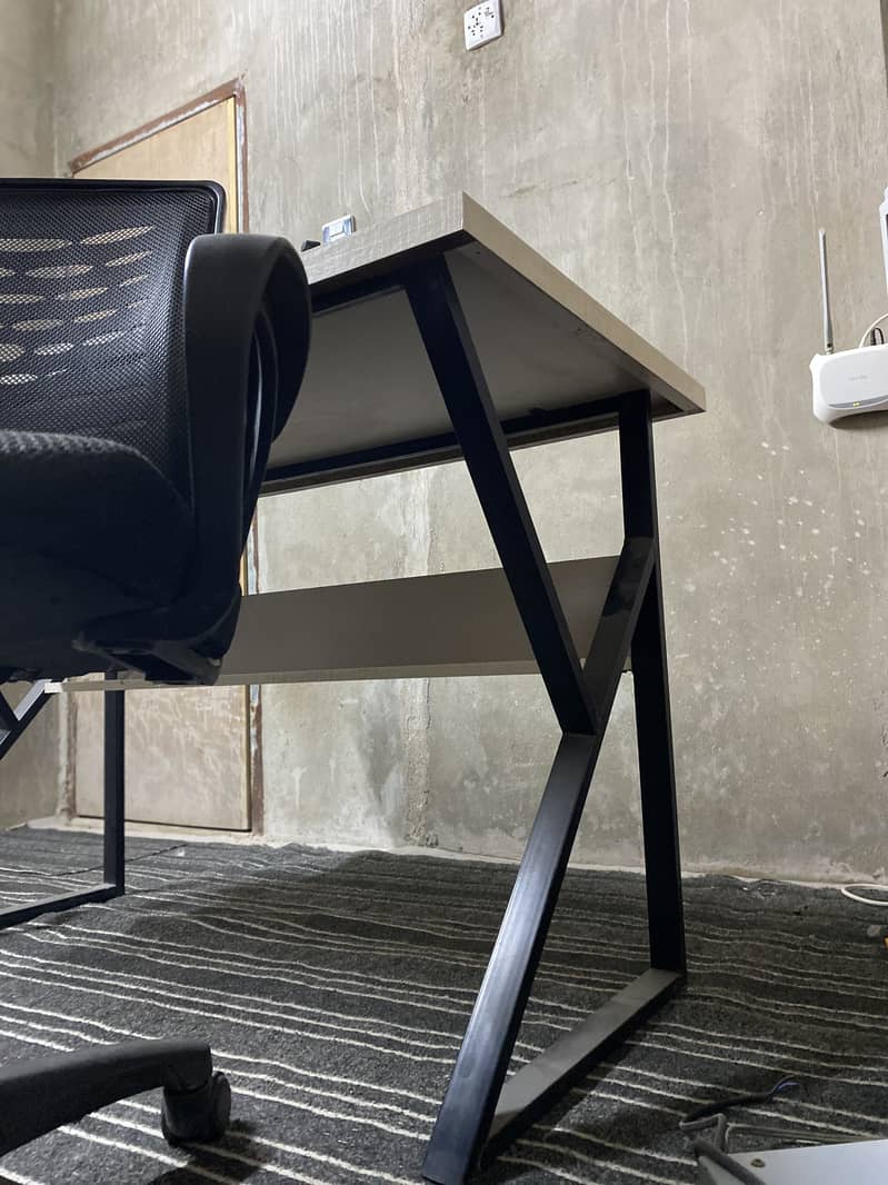 Office & computer table 10/9 11