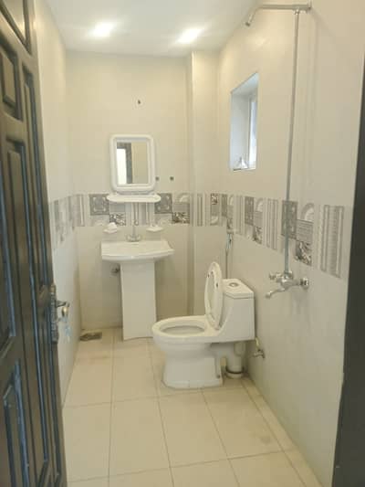 1st Floor New Non-Furnished Appartment For Rent (Near Meezan bank)