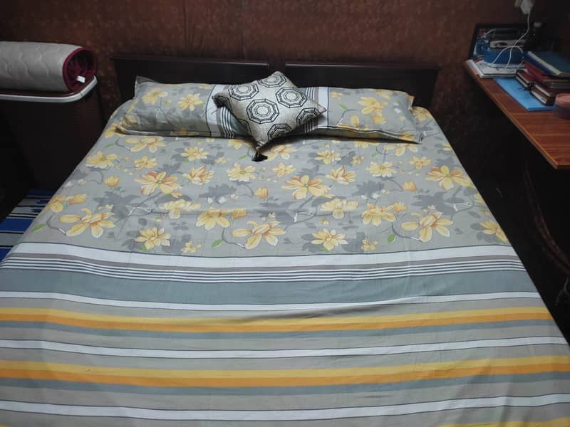 Bed without mattess 3