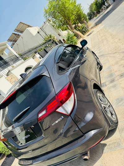 Honda Vezel 2015 fnf 39 lakh