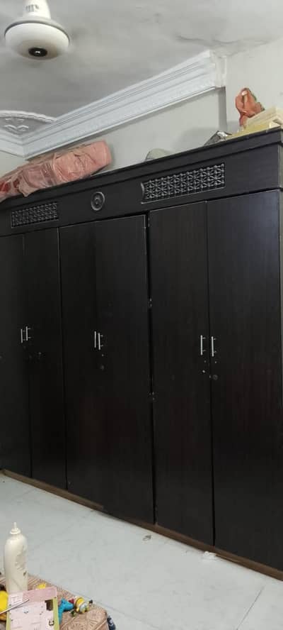6 door cupboard