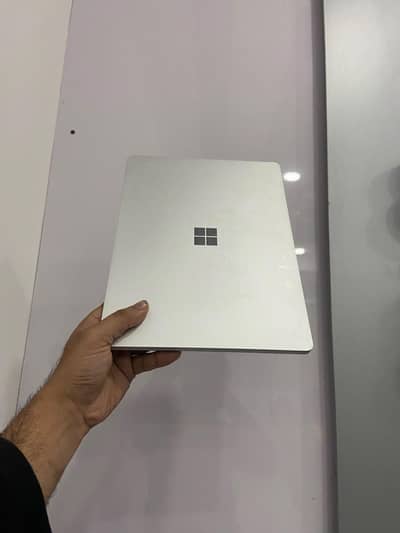 Surface Laptop Go 2 Core i5 Gen 11th 16GB RAM 256 GB SSD Touch Screen