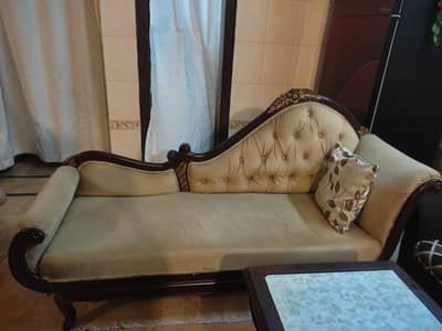 Dewaan sofa