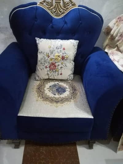 7 steer sofa al most new 10/10 condition