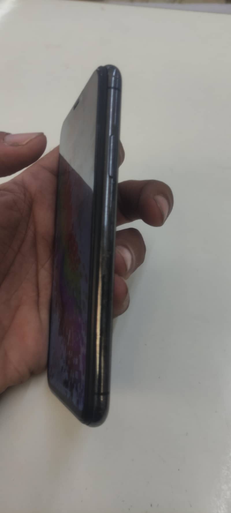Apple iPhone X 5