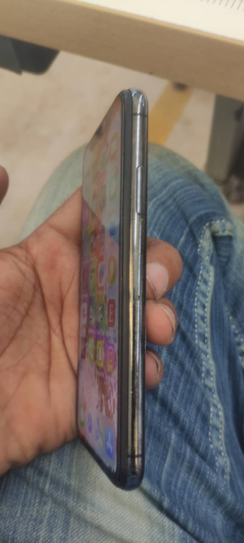 Apple iPhone X 6