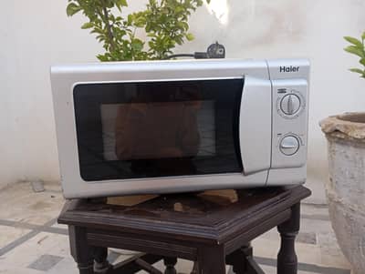 microwave oven