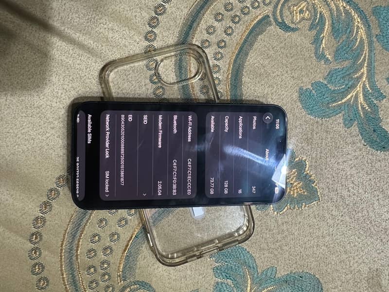 Apple iPhone 16e 7