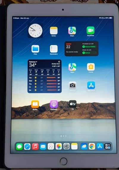 Apple iPad 7th Generation (128GB) – Gold – Flawless 10/10 Condition!