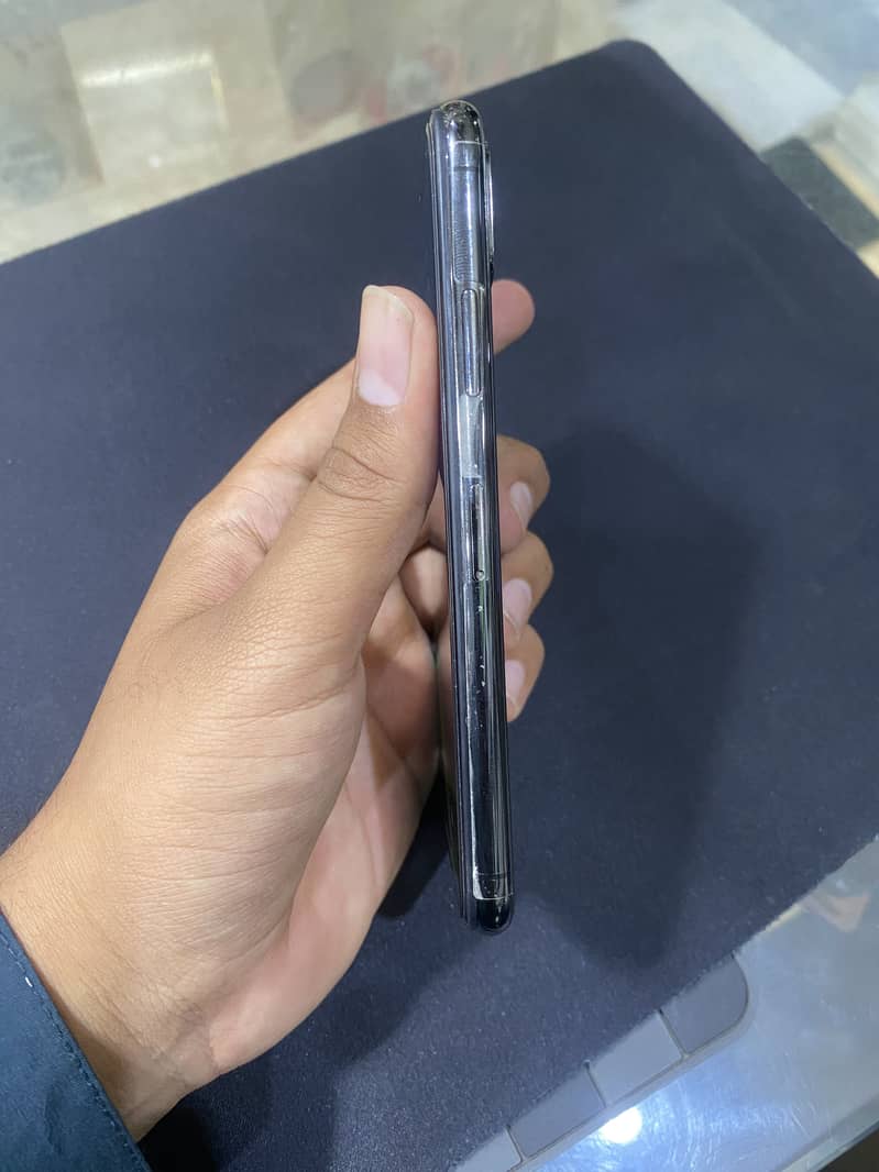 Apple iPhone X 2