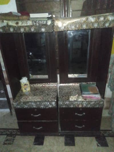 urgent sale bed ka nichy daraz ha  2 sai table and dressing table
