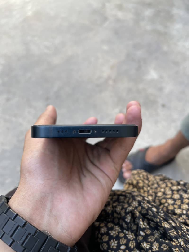 Apple iPhone 13 1