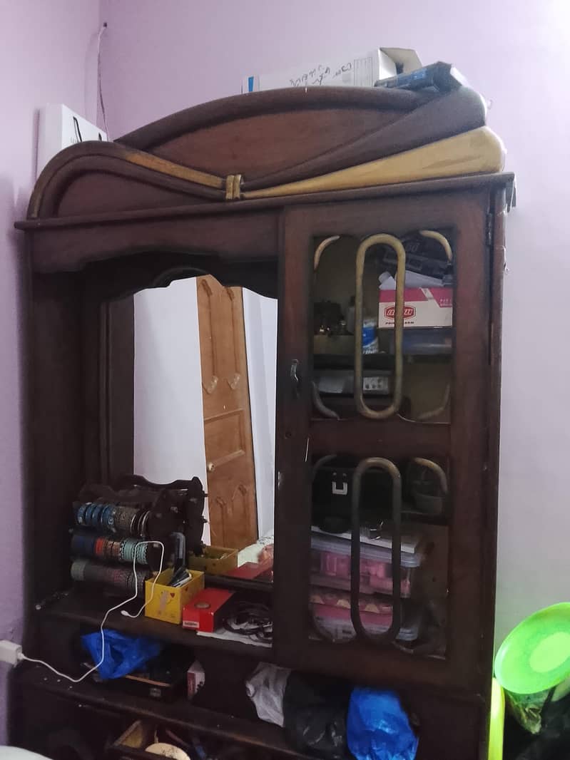 Dressing table 0