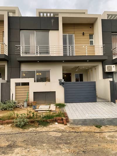 8 mrle house available for rent faisal town
