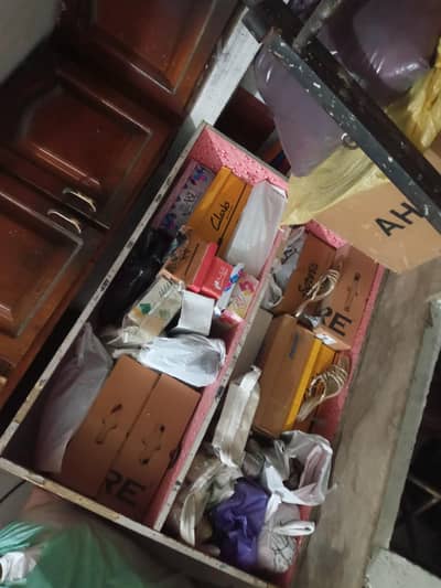 sheed box Hain Jis bh Bhai chaiye contct kre