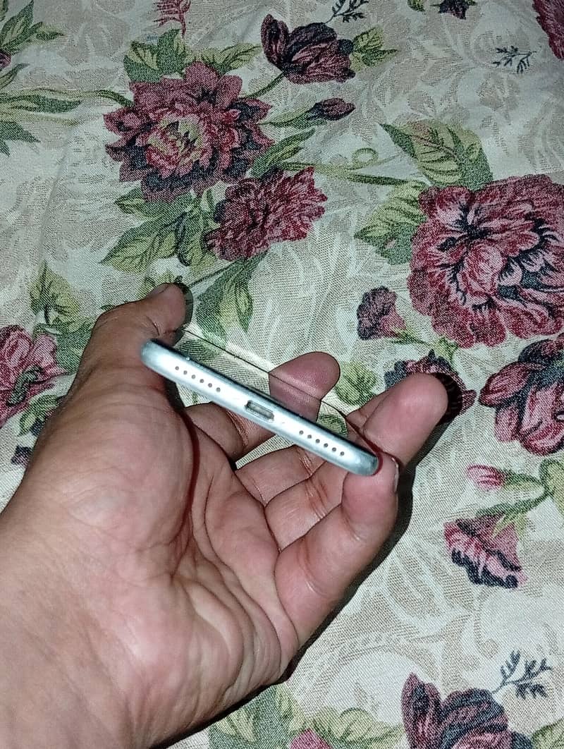 iPhone 7 2