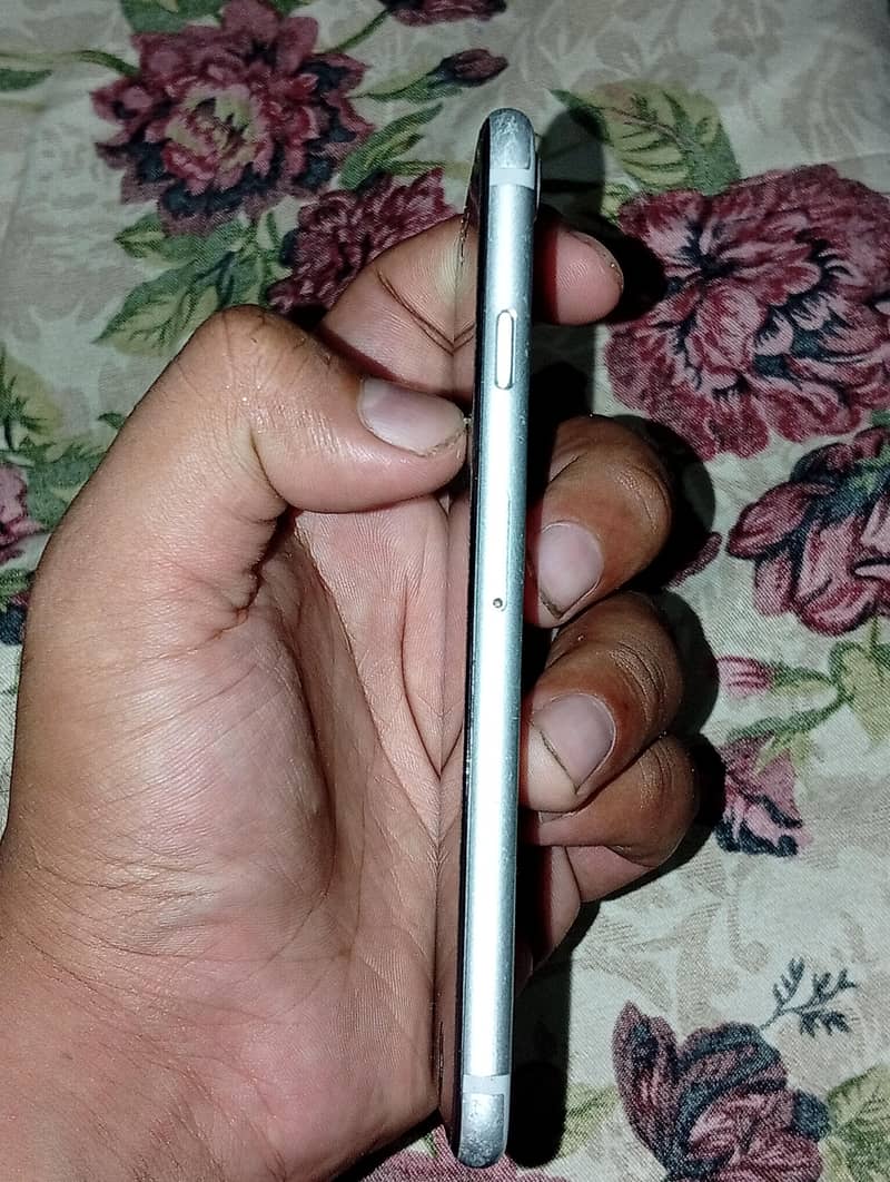 iPhone 7 3