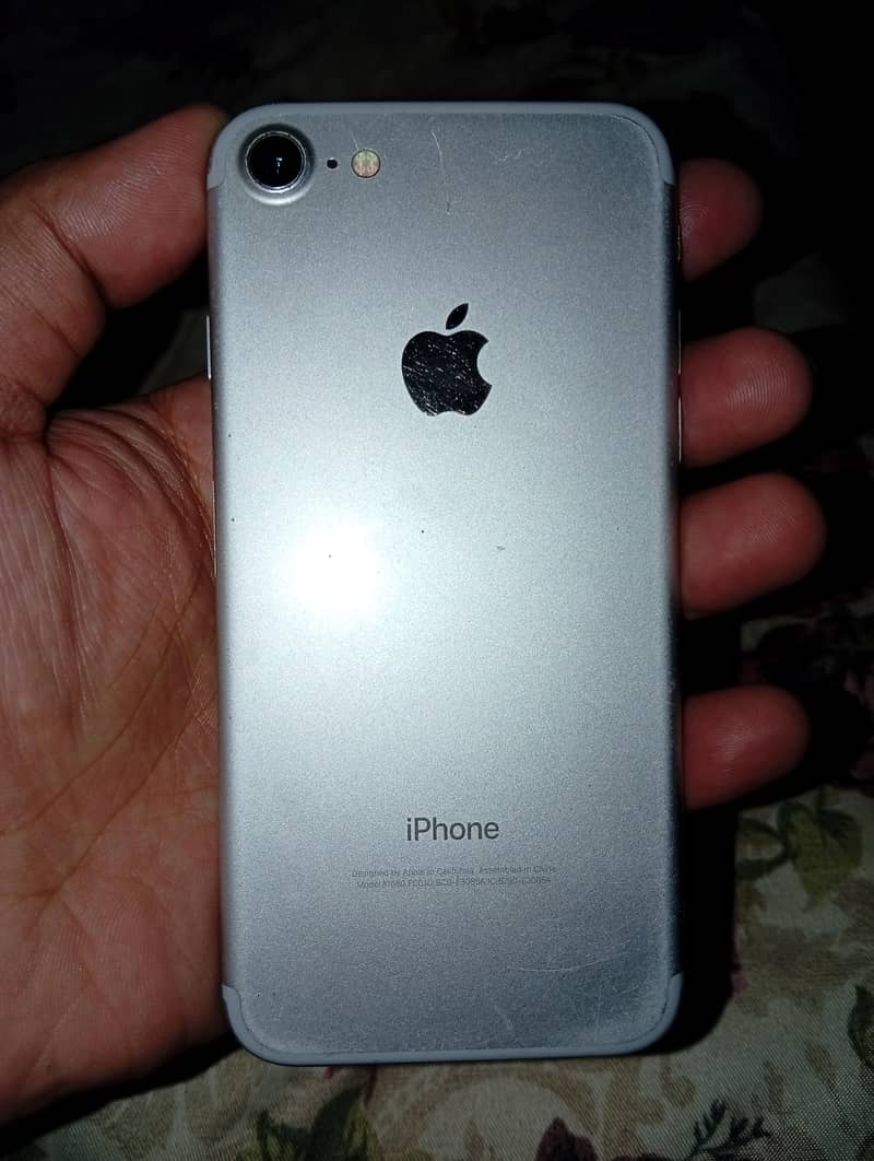iPhone 7 4