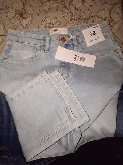 Sinsay and Mohito jeans available in all style and sizes