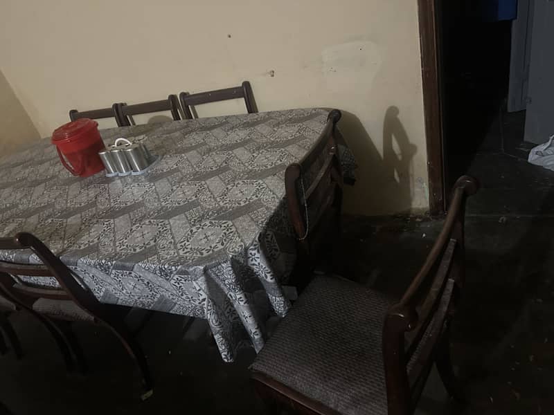 Dining table 8 seaters 0