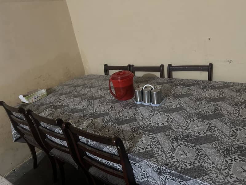 Dining table 8 seaters 1