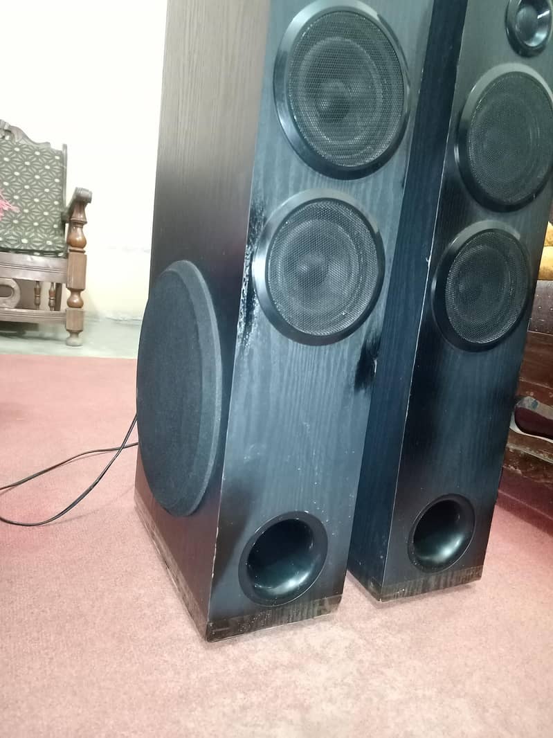 Bluetooth Speaker. . . 6