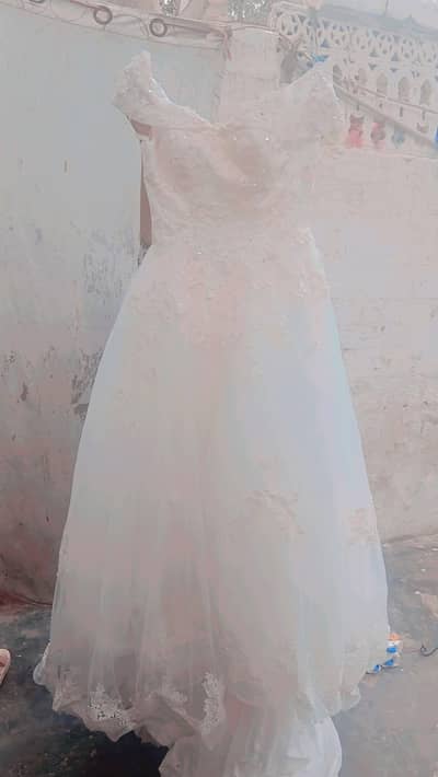 tail style white frok