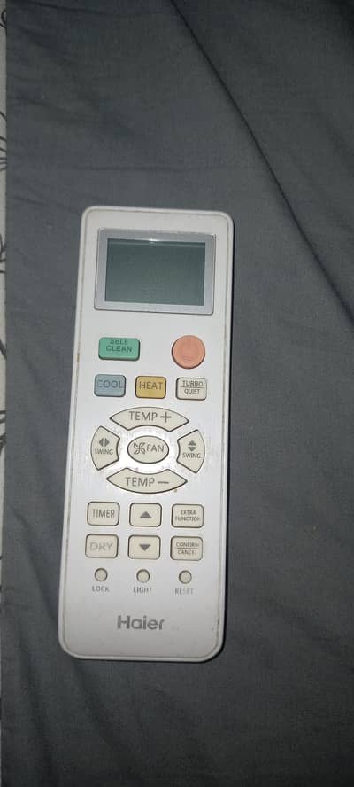 1 ton DC inverter in good condition 3 year used only