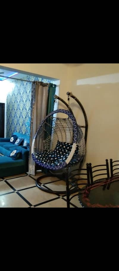 elegant hanging swing   (10/10 condition)
