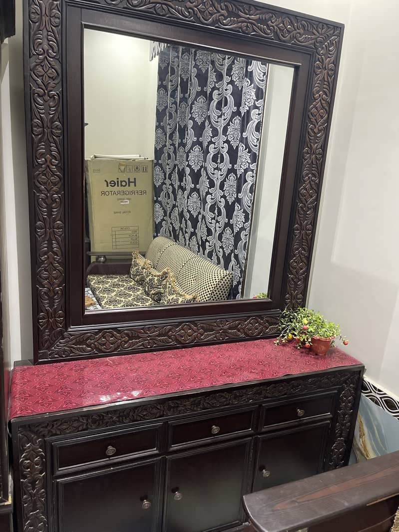 Dressing Table 0
