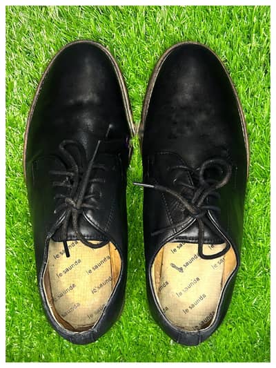 Le Saunda Branded Shoes
