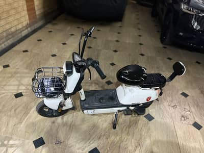 Metro Matrix ev scooty