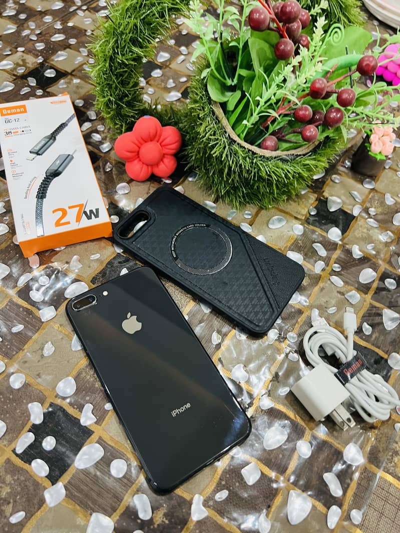 Apple iPhone 8 Plus 0
