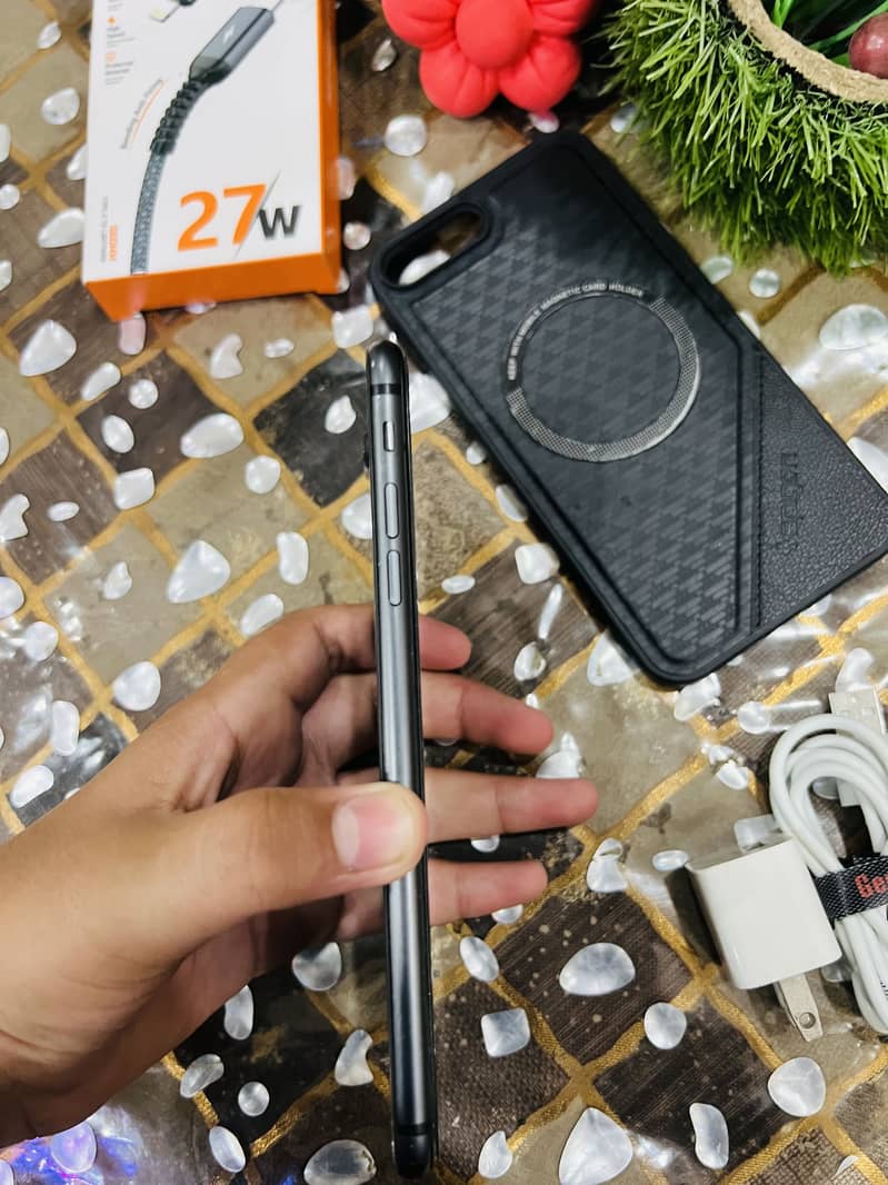 Apple iPhone 8 Plus 8