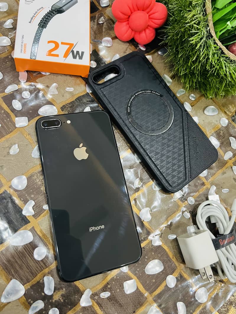 Apple iPhone 8 Plus 9