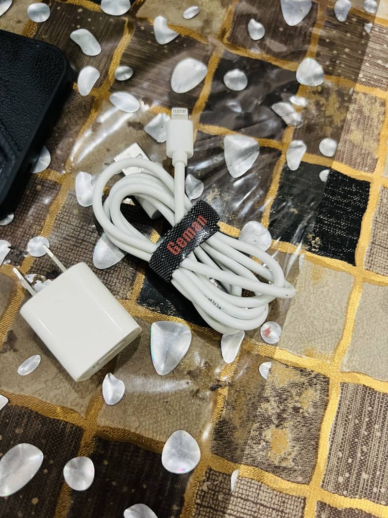 Apple iPhone 8 Plus 11
