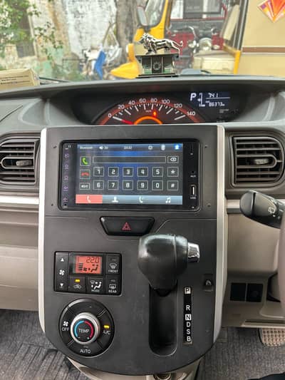 Daihatsu Tanto 2015