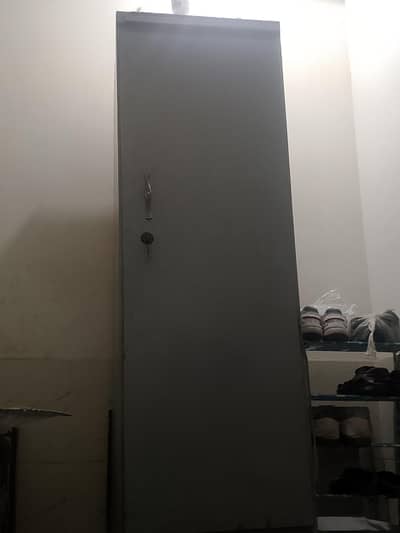 single door wardrobe