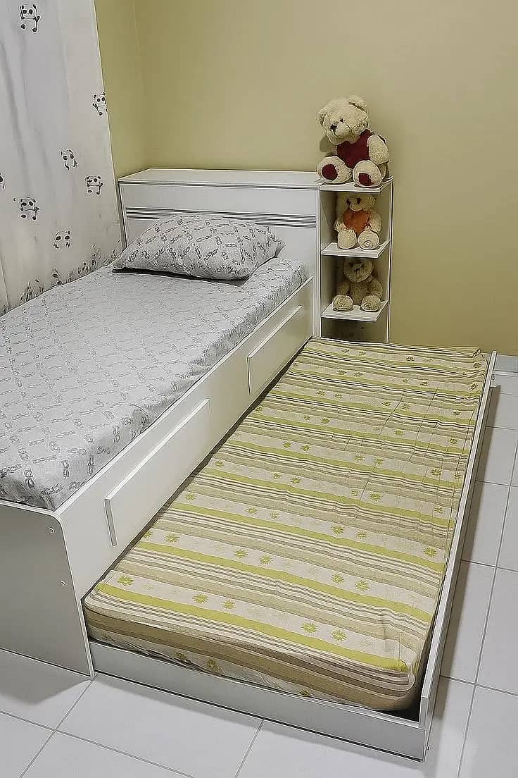 Single bed with roll out second bed 0