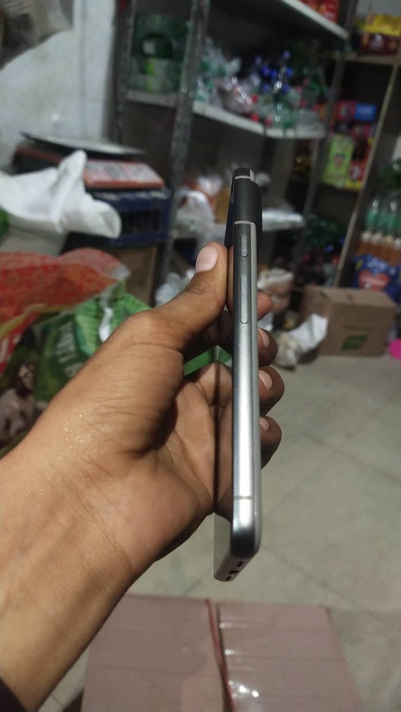 Google Pixel 8 3