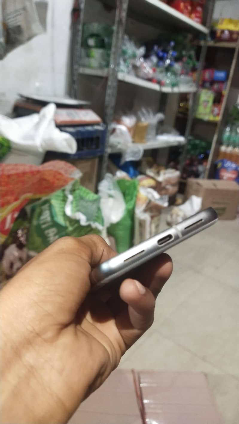 Google Pixel 8 6