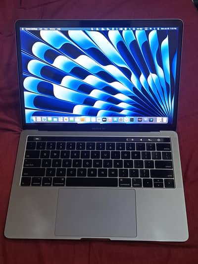 Macbook Pro 2018 13'' with touchbar