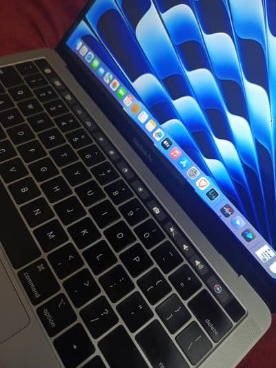 Macbook Pro 2018 13'' with touchbar - 16/256gb