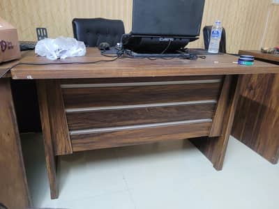 OFFICE TABLE SLIGHTLY USE